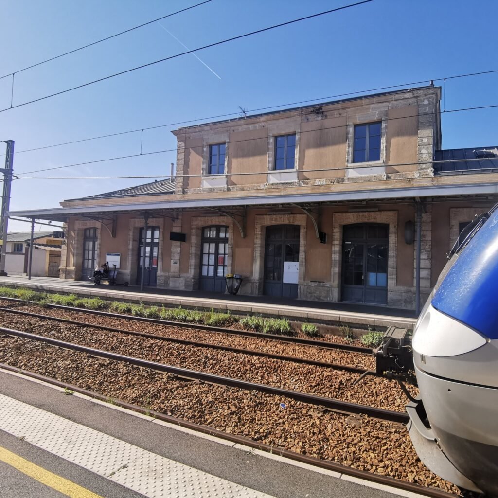 location de voiture pas chère à la gare de Bayeux